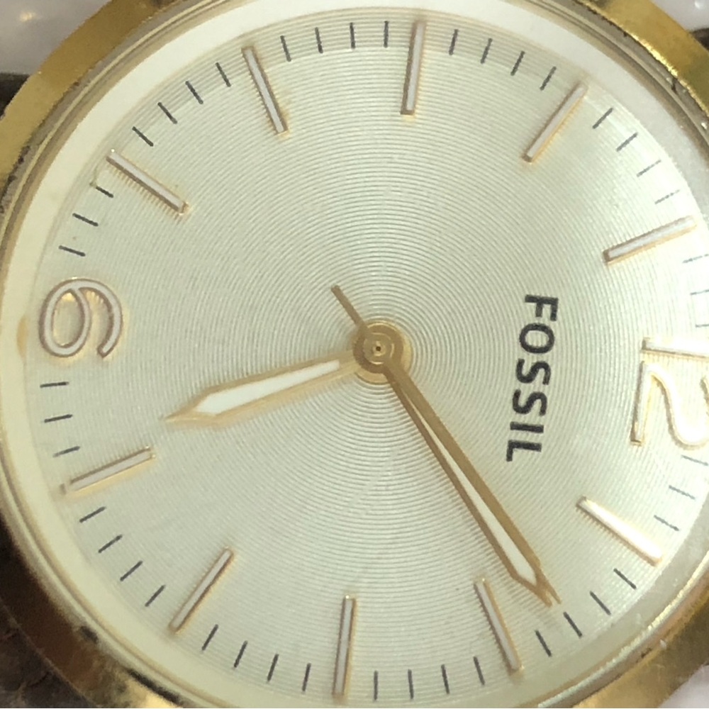 Fossil Watch Good Working Condition - image 4